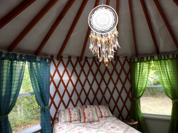 Yurts (Robbinsville, North Carolina, United States)