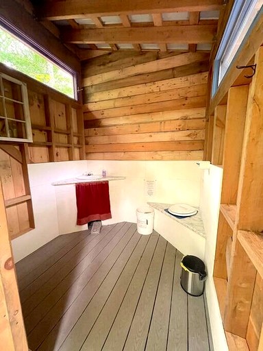 Bell Tents (United States of America, Monmouth, Maine)