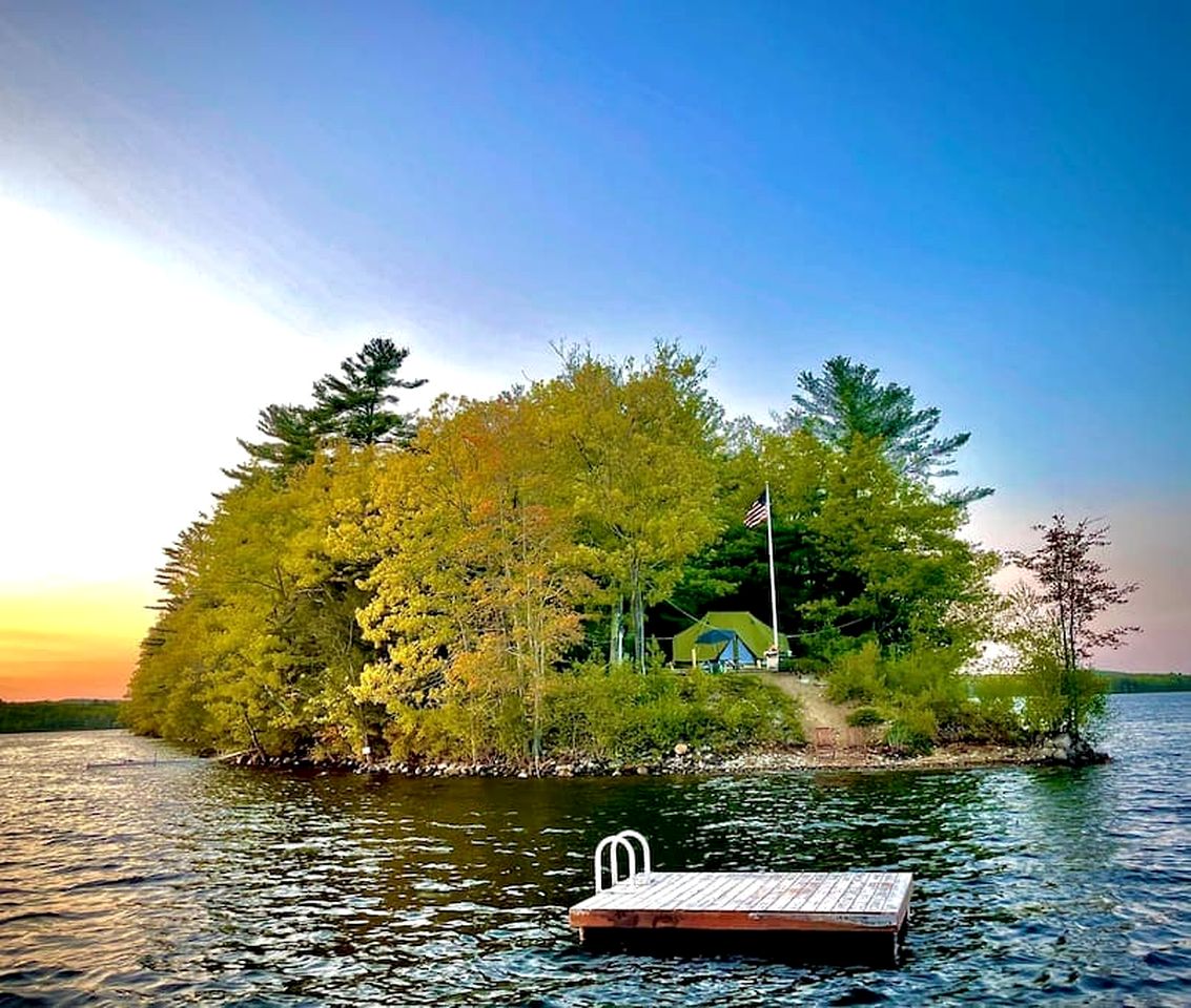 Bell Tents (United States of America, Monmouth, Maine)