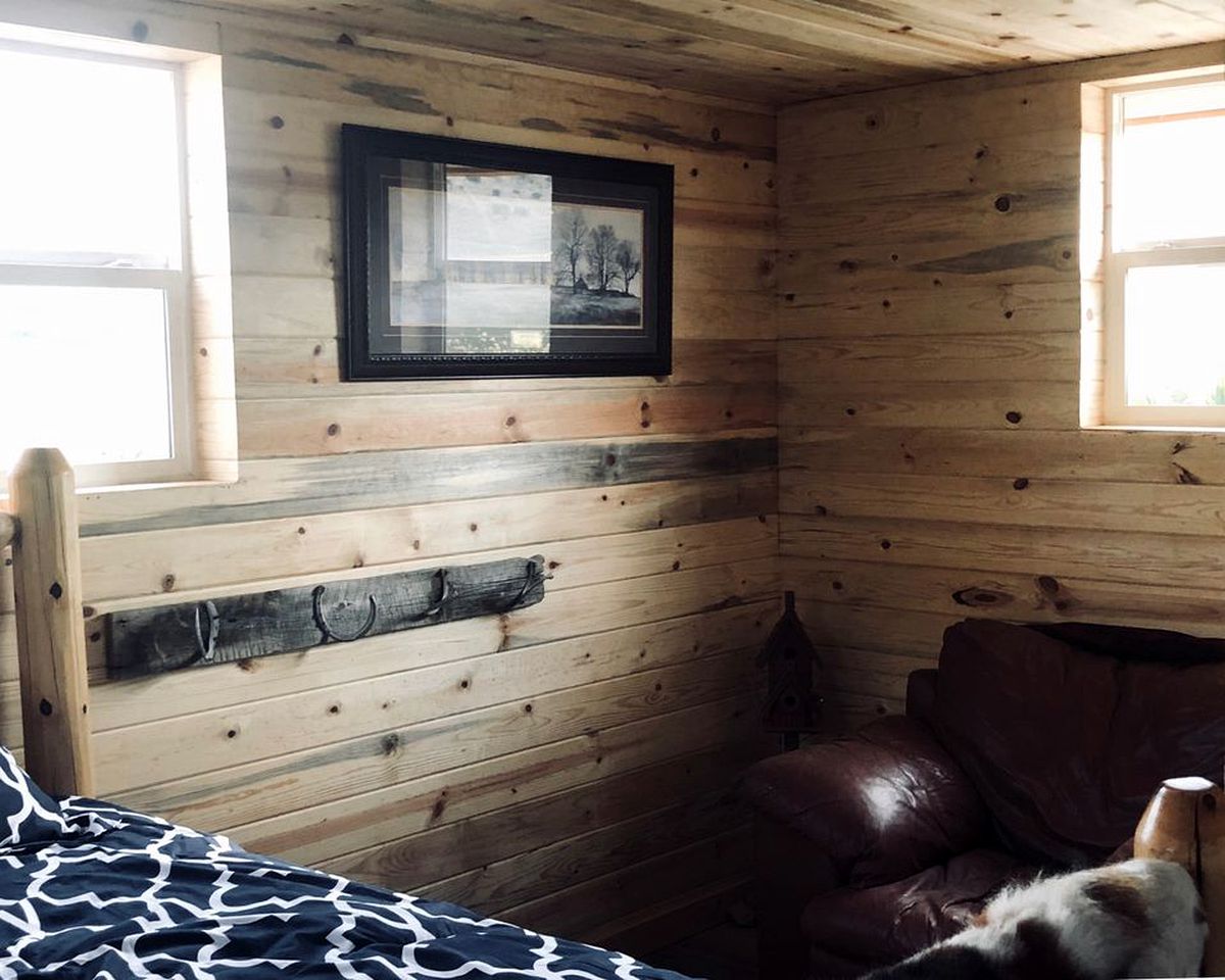 Secluded Off-Grid Log Cabin Rental with Wood-Burning Stove near Steamboat Springs, Colorado