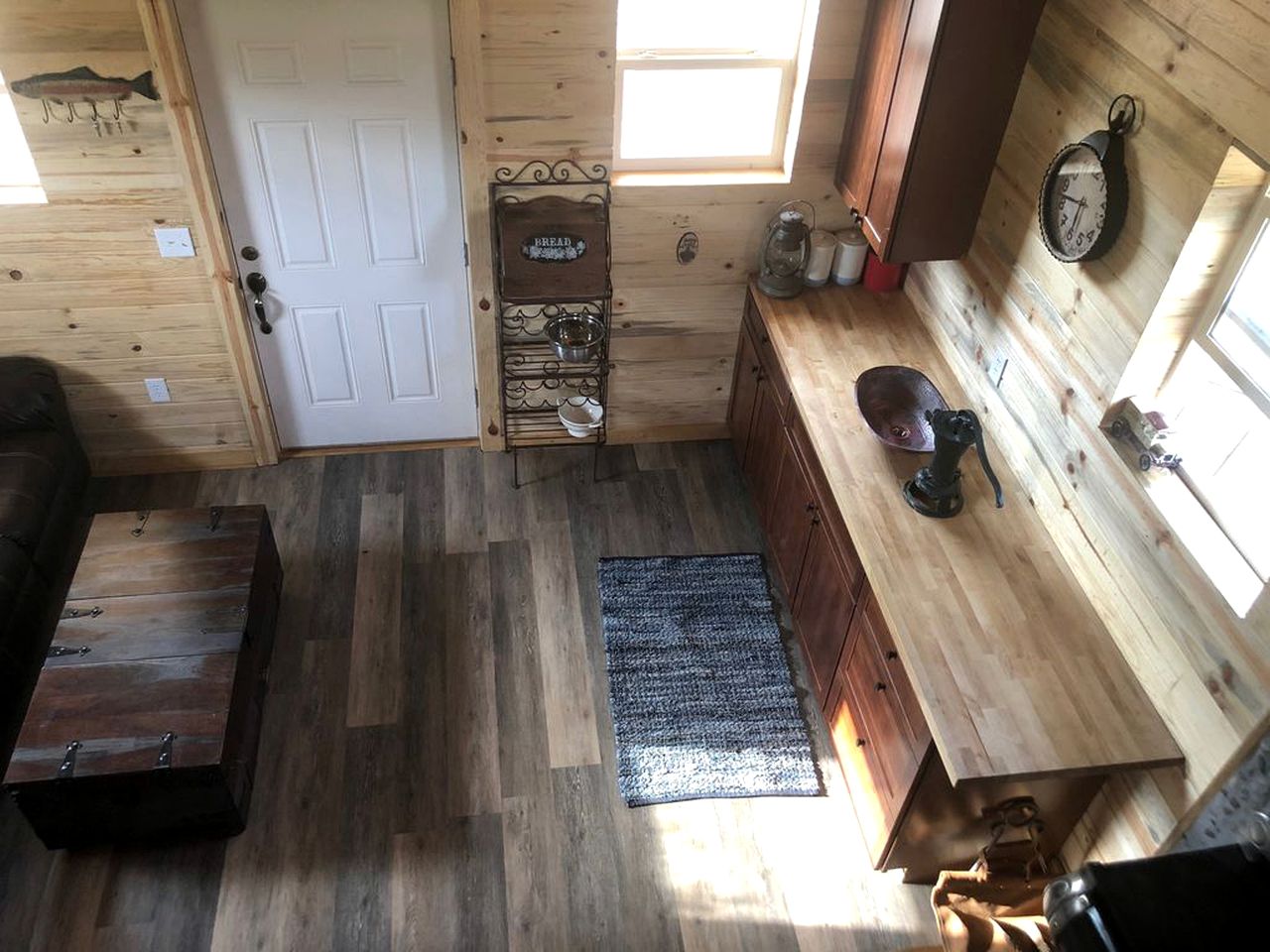 Secluded Off-Grid Log Cabin Rental with Wood-Burning Stove near Steamboat Springs, Colorado