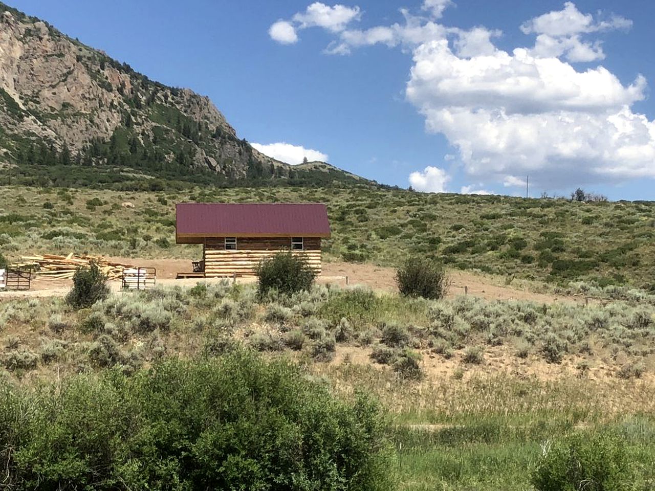 Secluded Off-Grid Log Cabin Rental with Wood-Burning Stove near Steamboat Springs, Colorado