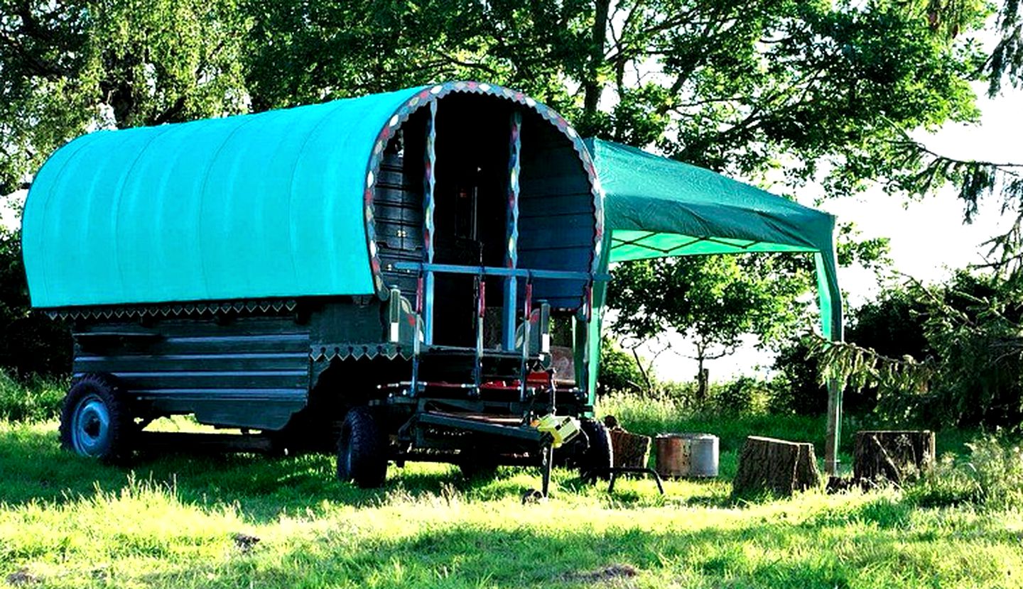 Glamping Paradise in Northamptonshire Countryside, England