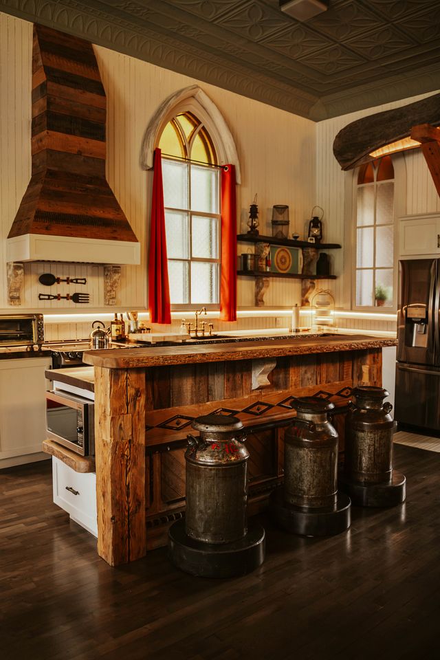 Glamping in a Renovated Church Cottage near Flatlands, New Brunswick