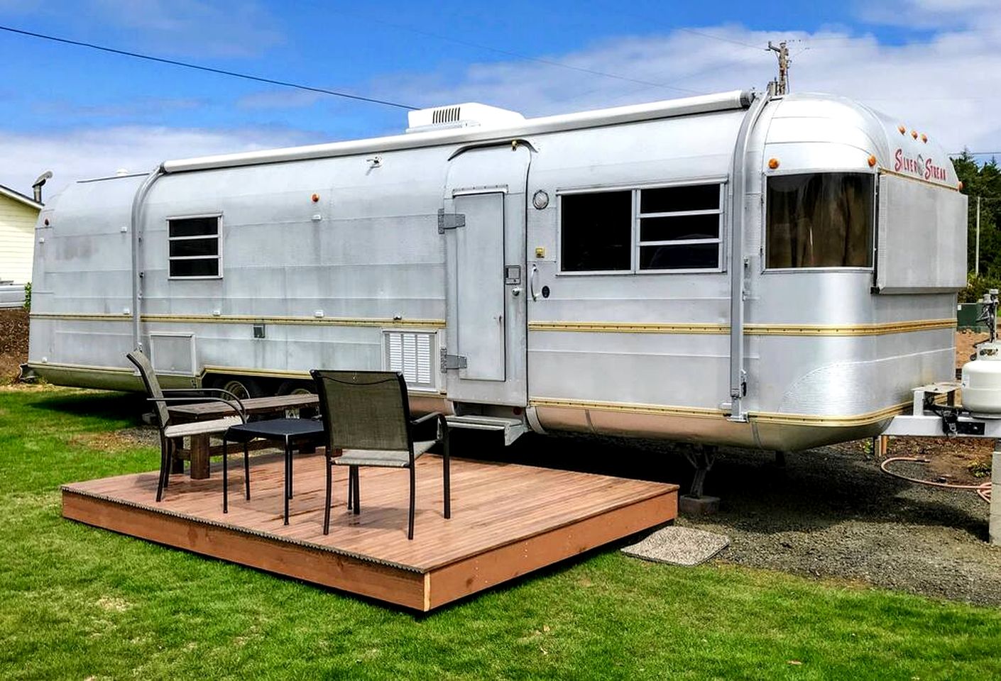 Delightful Glamping Vintage Trailer Rental near the Ocean, Waldport, Oregon