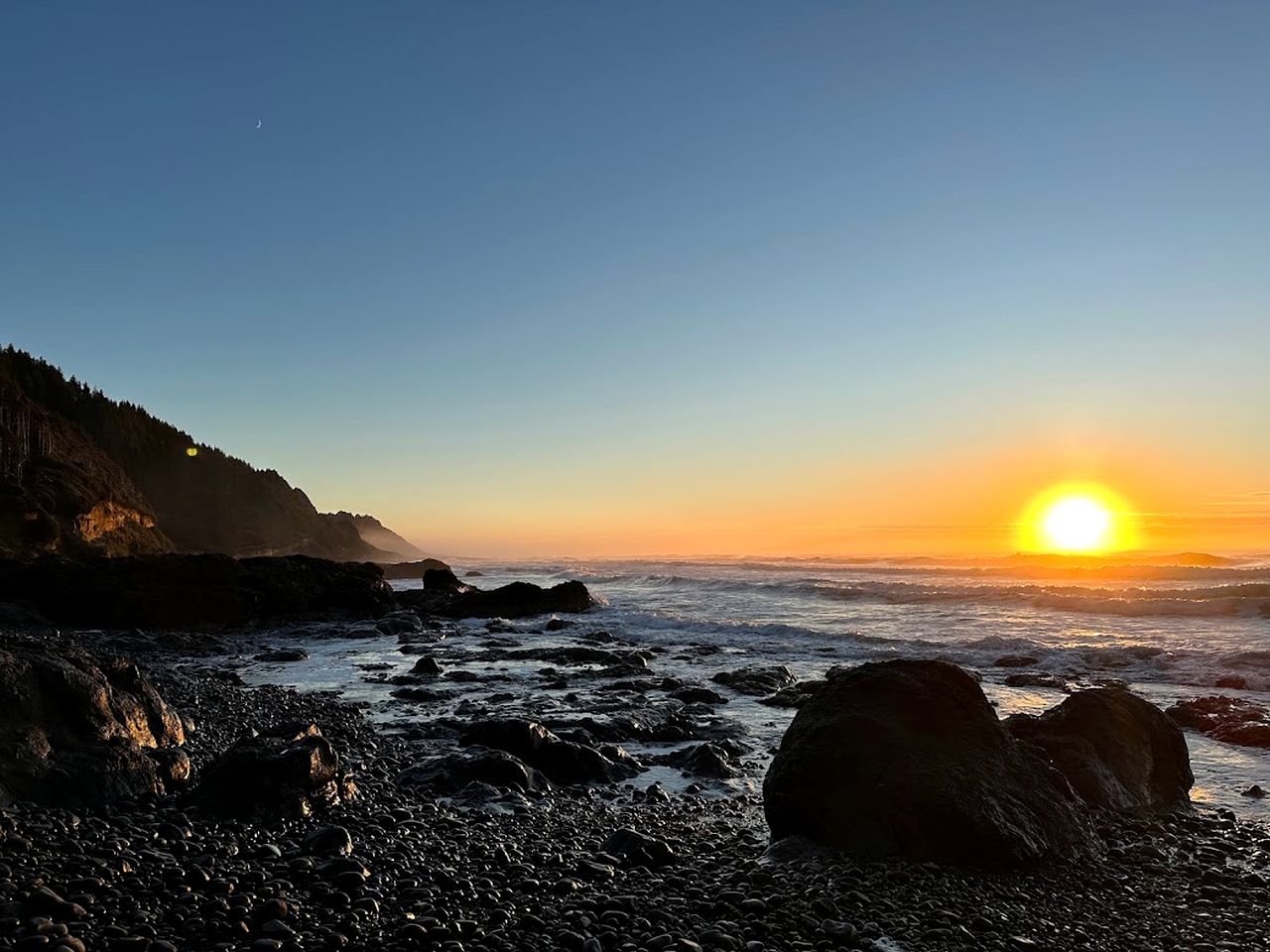 Delightful Glamping Vintage Trailer Rental near the Ocean, Waldport, Oregon