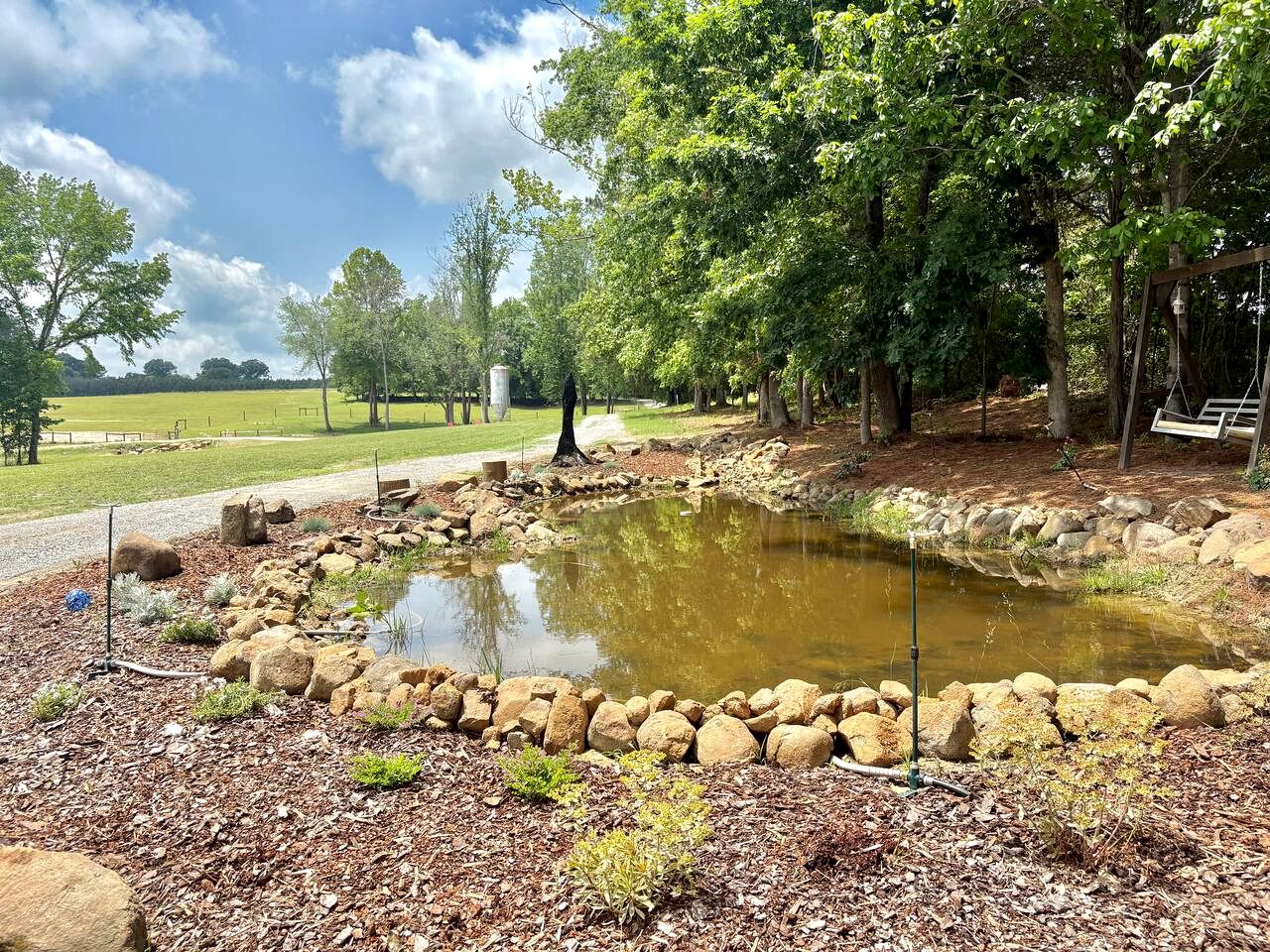 Peaceful Off-Grid Screenhouse Getaway on a Farm near Kerr Lake North Carolina
