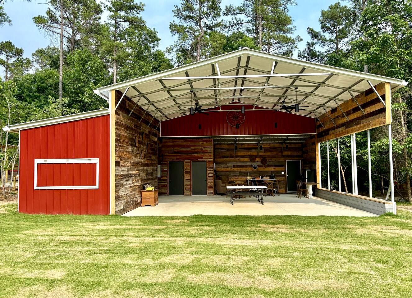 Peaceful Off-Grid Screenhouse Getaway on a Farm near Kerr Lake North Carolina