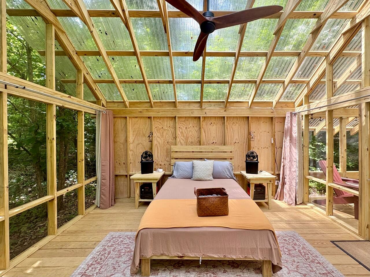 Peaceful Off-Grid Screenhouse Getaway on a Farm near Kerr Lake North Carolina