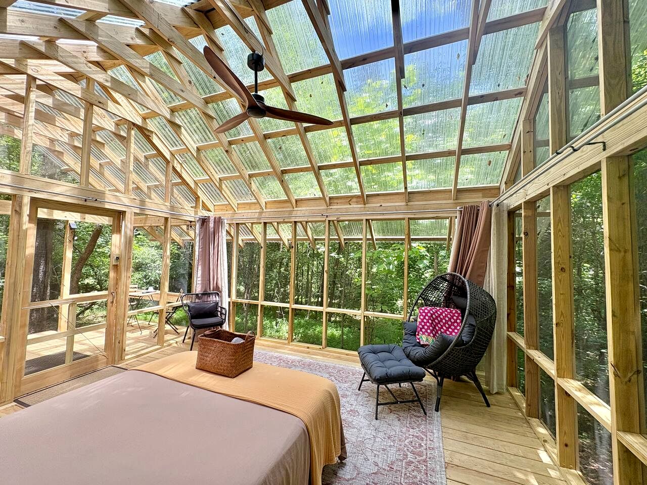 Peaceful Off-Grid Screenhouse Getaway on a Farm near Kerr Lake North Carolina