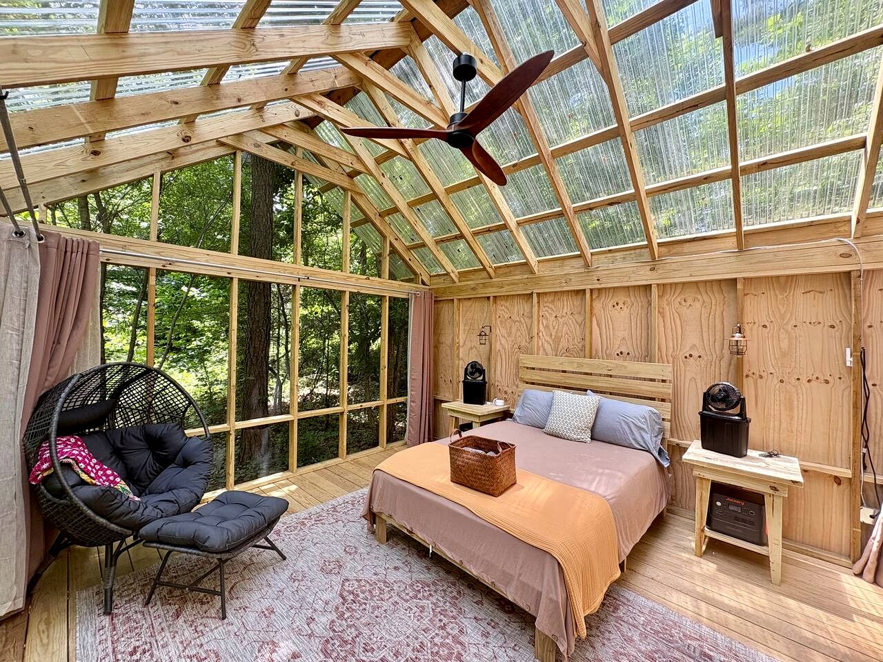 Peaceful Off-Grid Screenhouse Getaway on a Farm near Kerr Lake North Carolina