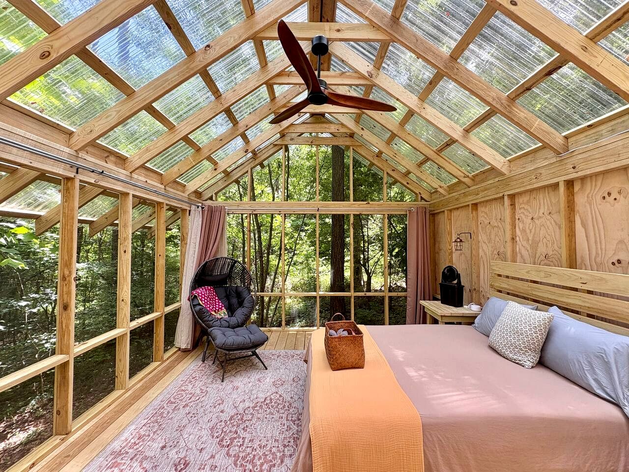 Peaceful Off-Grid Screenhouse Getaway on a Farm near Kerr Lake North Carolina