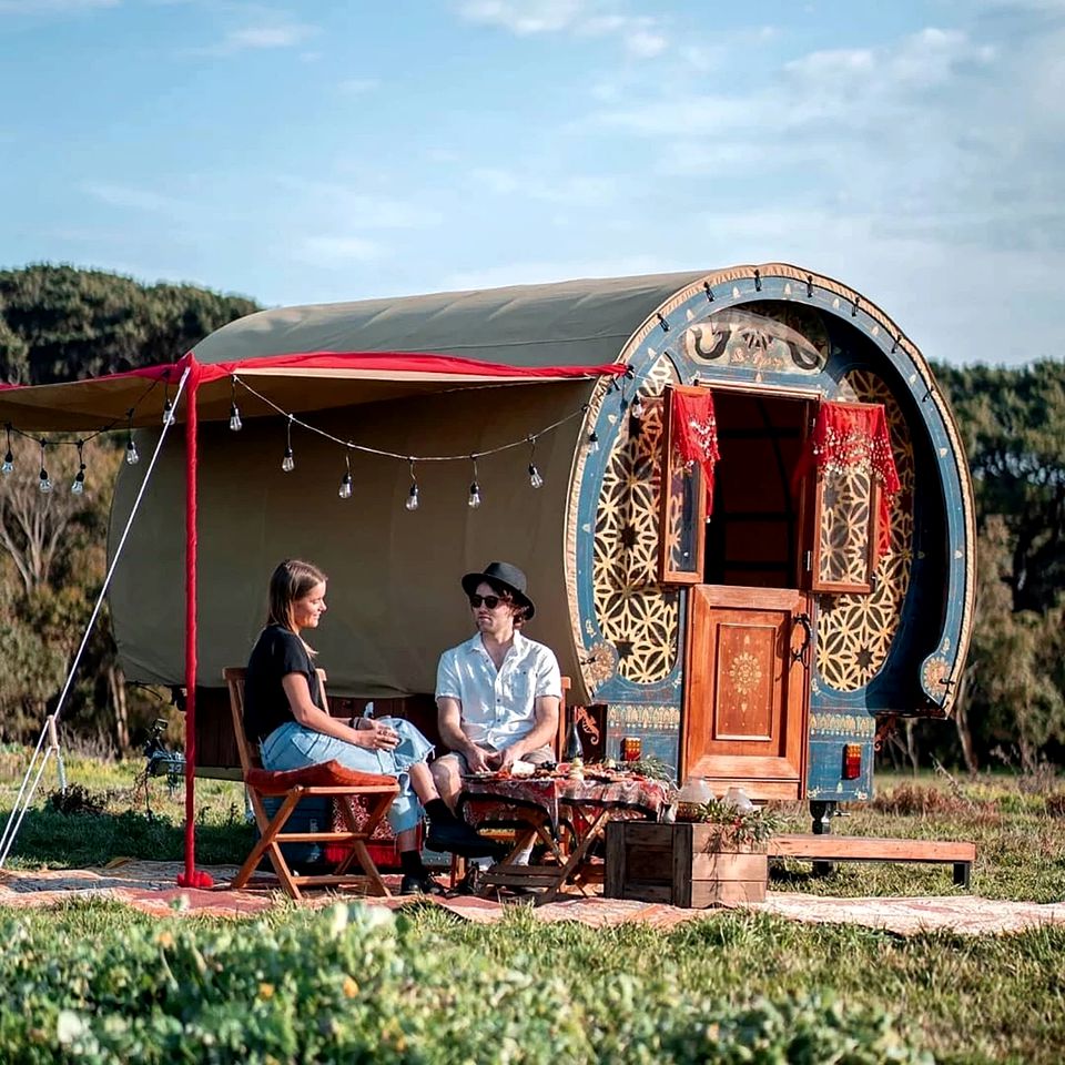 Romantic Glamping Getaway for Two: Charming Wagon in Boneo near Cape Schanck, Victoria
