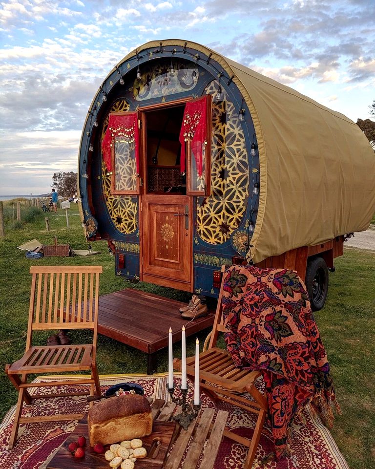 Romantic Glamping Getaway for Two: Charming Wagon in Boneo near Cape Schanck, Victoria