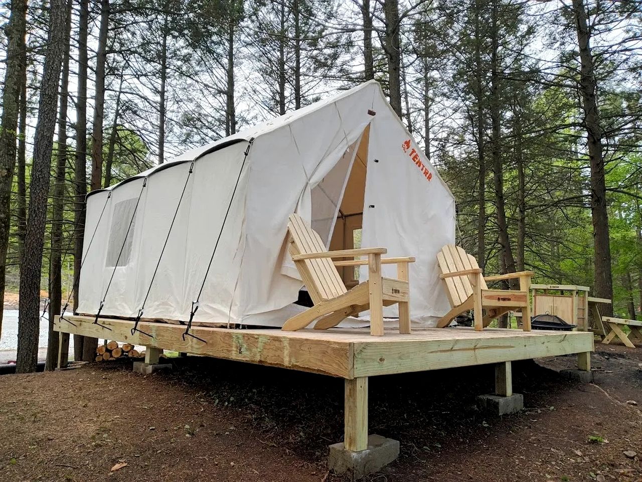 Serene, Lakeside Glamping Tent with a Fire Pit in Lake Ariel, Pennsylvania