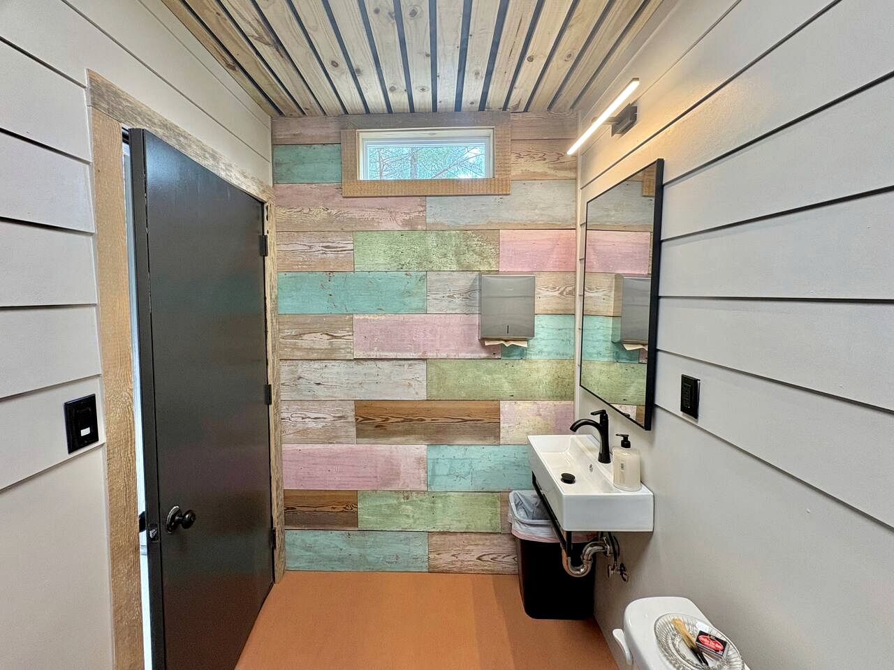 Peaceful Glamping Cabin with Clear Roof near Kerr Lake in Henderson, NC