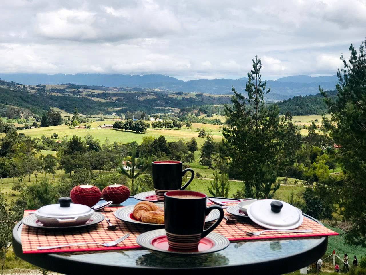 Idyllic Tented Cabin with Scenic Mountain Views in Paipa, Colombia