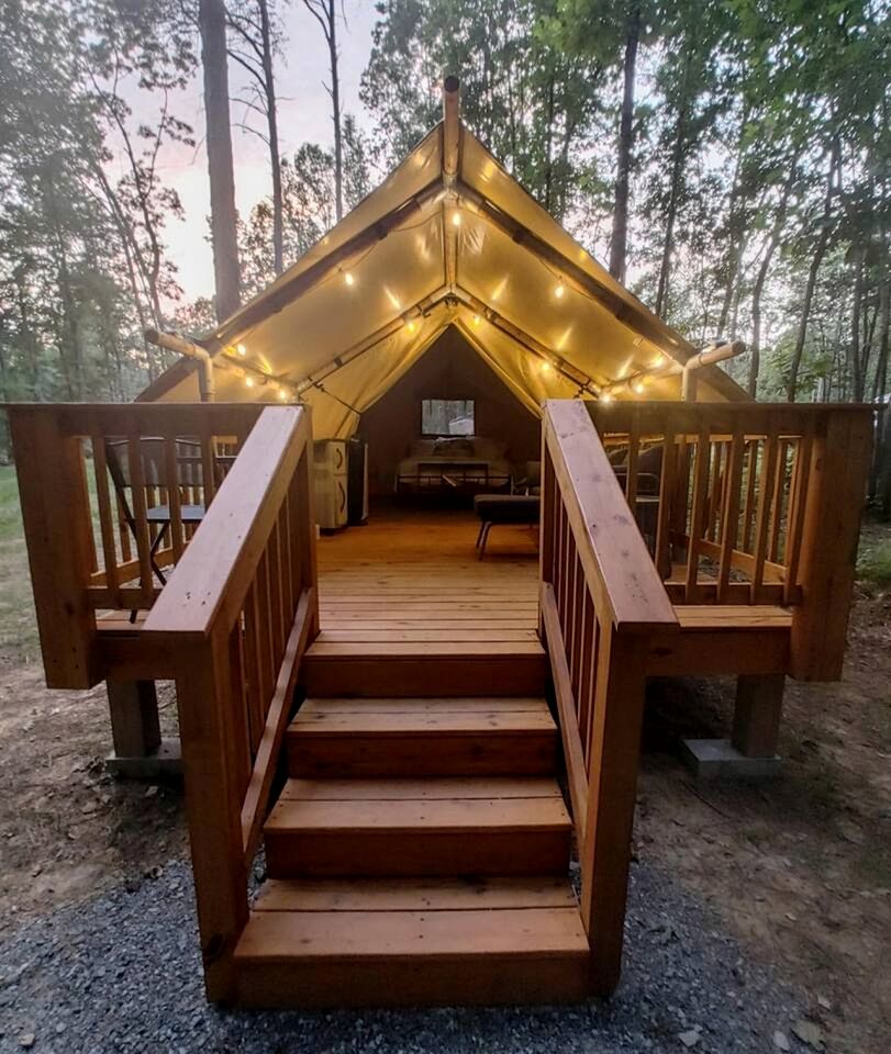 Secluded Off-Grid Glamping Tent with Private Bathhouse Near The Caverns & Waterfalls – Coalmont, Tennessee