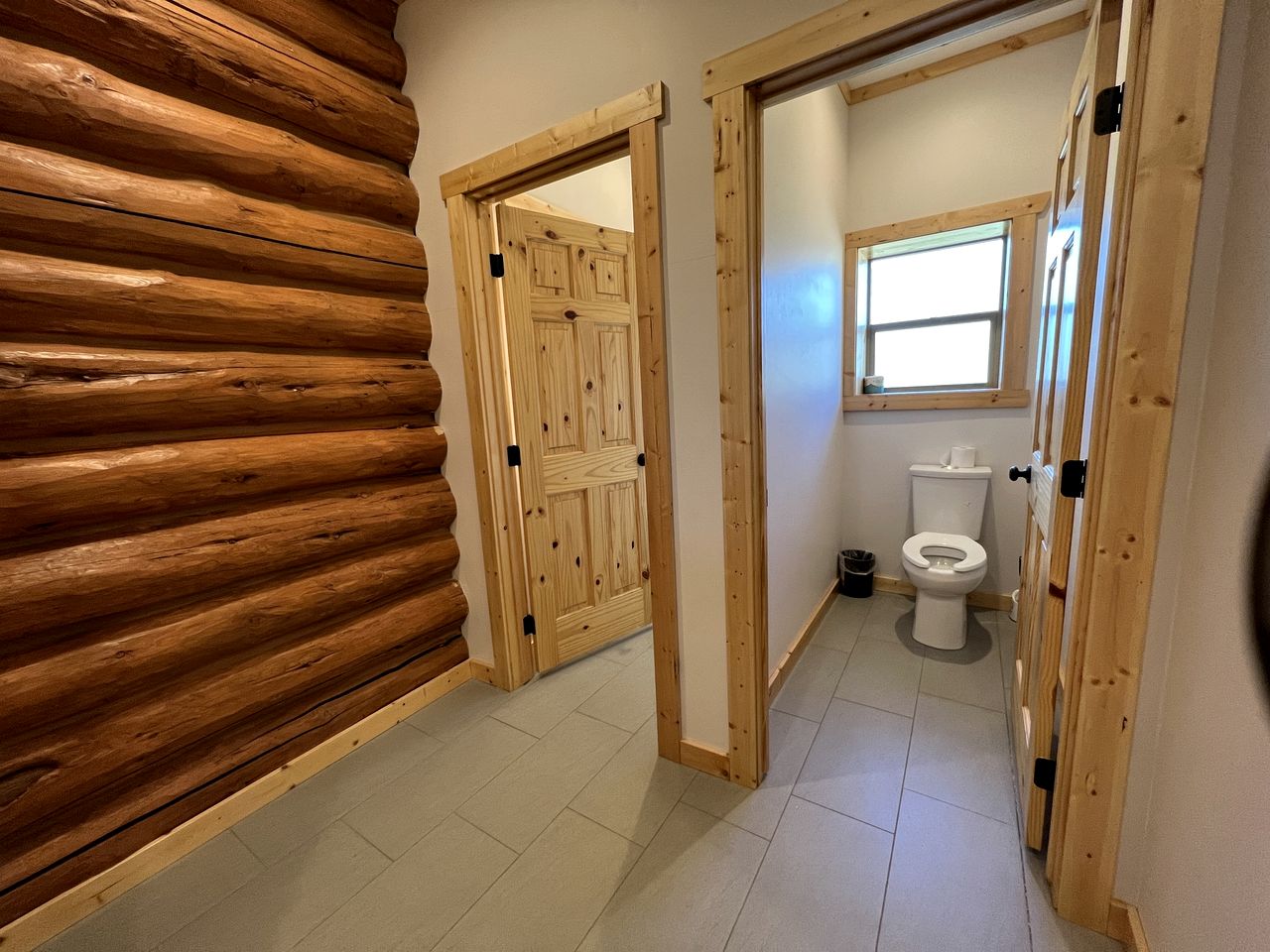 Peaceful Wooded Tipi Retreat with Breakfast Bar Near Nature Trail – Bonners Ferry, Idaho