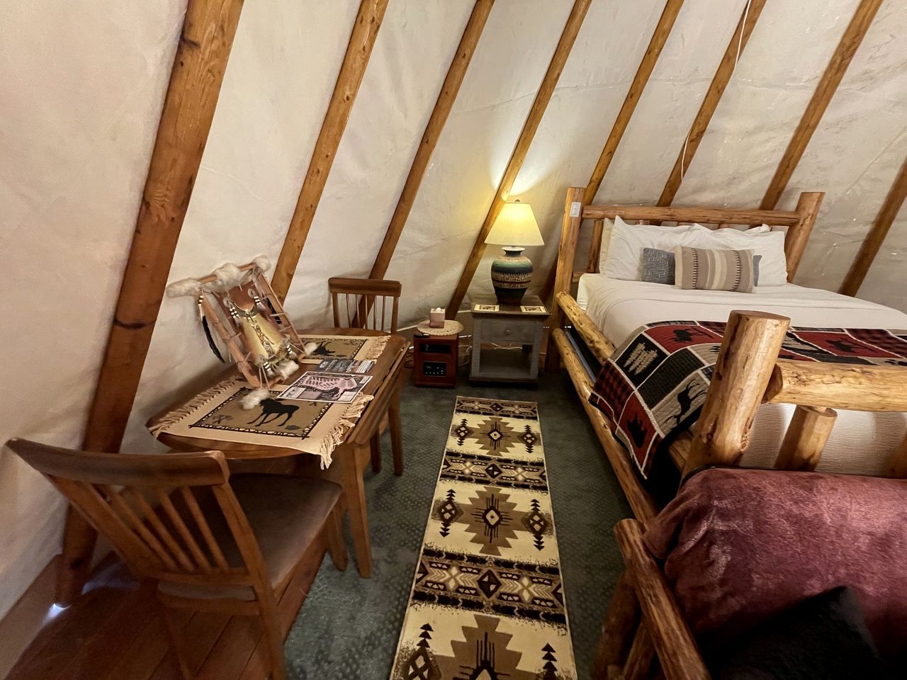 Peaceful Wooded Tipi Retreat with Breakfast Bar Near Nature Trail – Bonners Ferry, Idaho