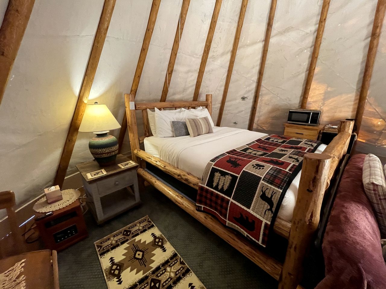Peaceful Wooded Tipi Retreat with Breakfast Bar Near Nature Trail – Bonners Ferry, Idaho
