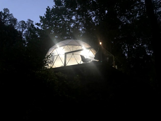 Bubbles & Domes (Deep Gap, North Carolina, United States)