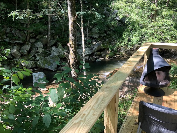 Bubbles & Domes (Deep Gap, North Carolina, United States)