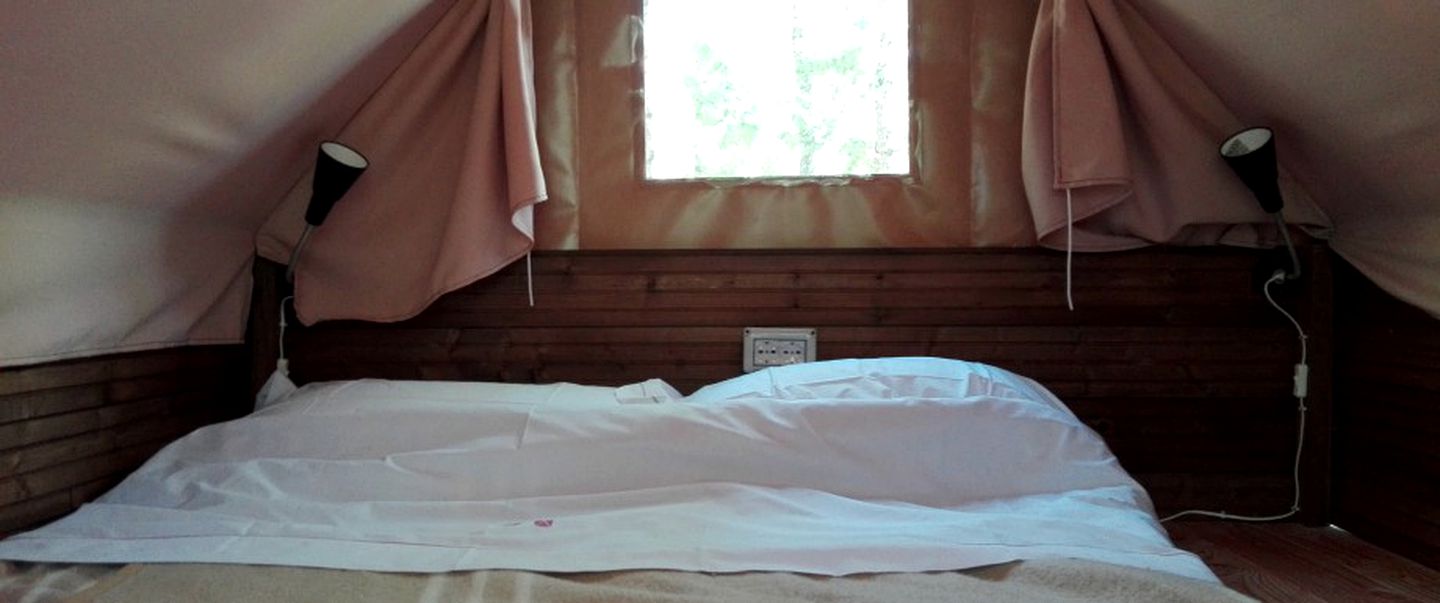 Cozy Camping Cabin Rental for a Romantic Getaway in Cavriglia, Italy