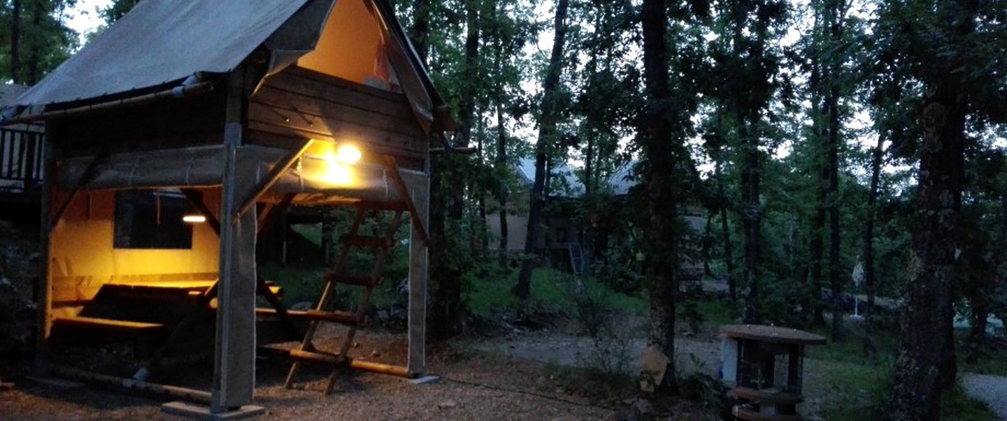 Cozy Camping Cabin Rental for a Romantic Getaway in Cavriglia, Italy