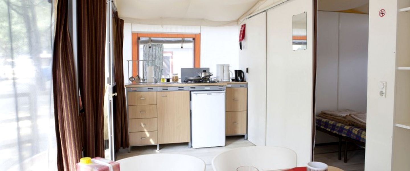Luxurious Tented Cabin Rental with a Deck in Cavriglia, Italy