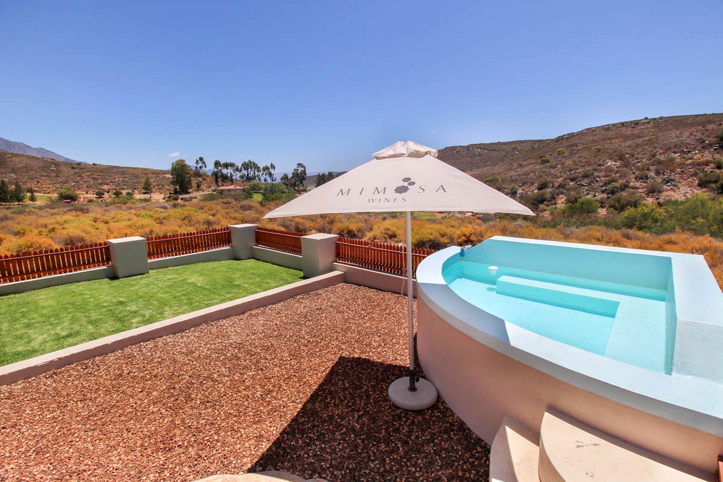 Modern Rental with a Splash Pool near the Twistniet Nature Reserve in the Western Cape