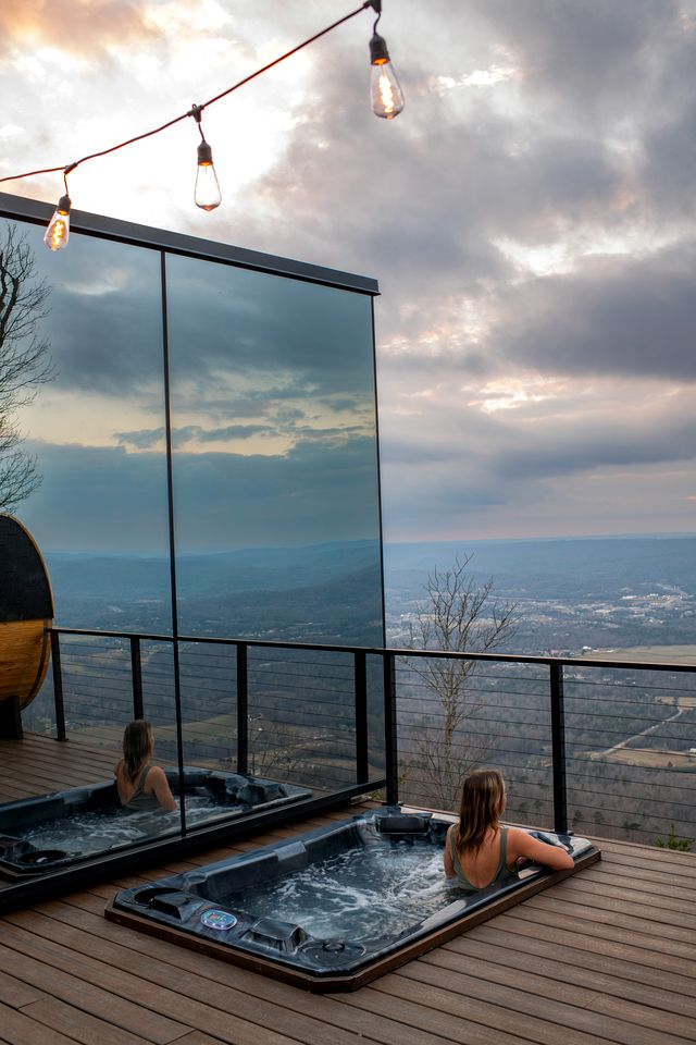 Romantic Mountain-Top Mirror Cabin with Sunset Views & Hot Tub Near Lookout Mountain, Dade County GA