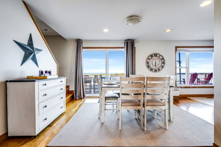 Cottages (Canada, Leamington, Ontario)