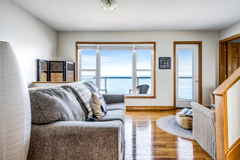 Cottages (Canada, Leamington, Ontario)