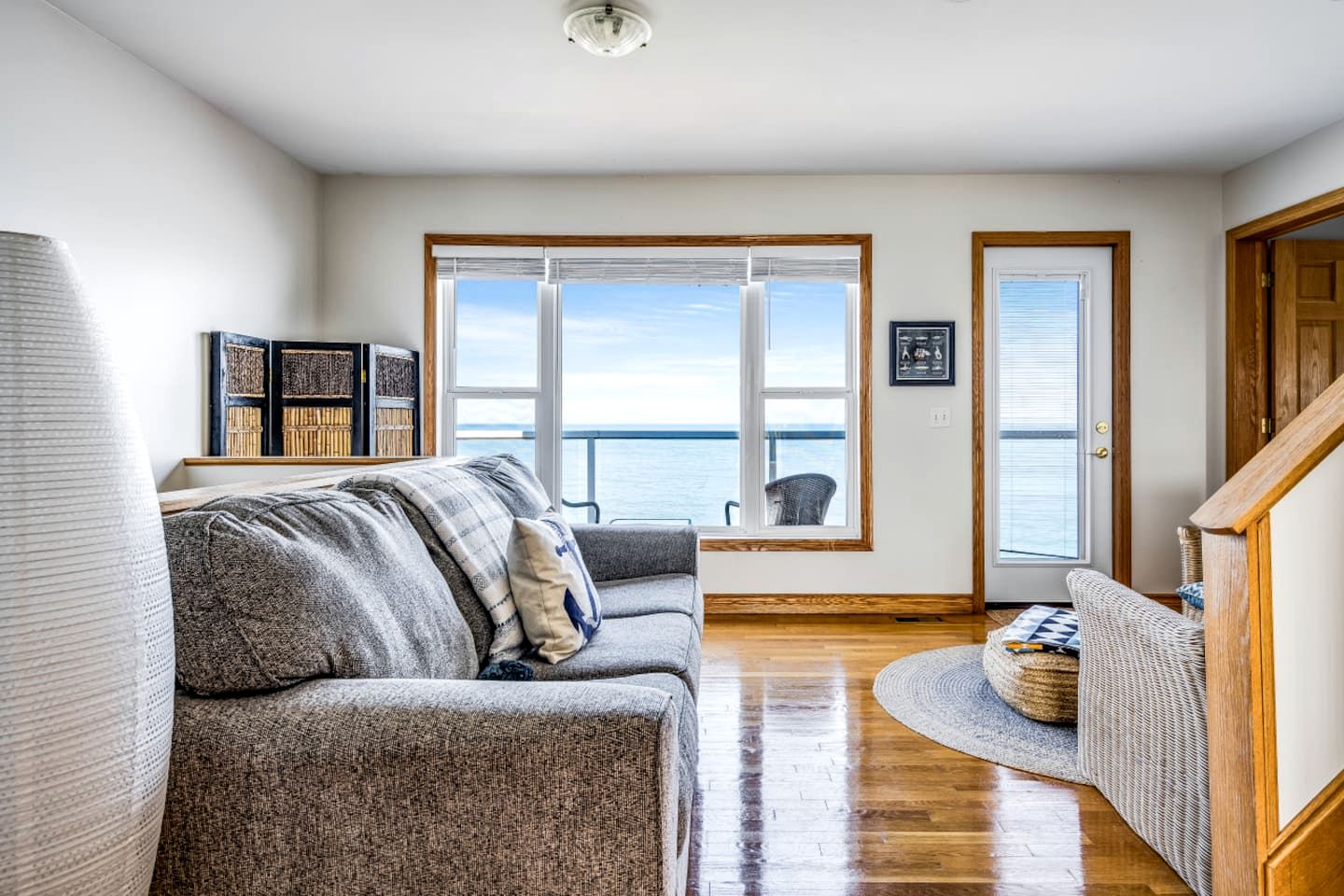 Glorious Cottage with Amazing Sights in Leamington, Ontario