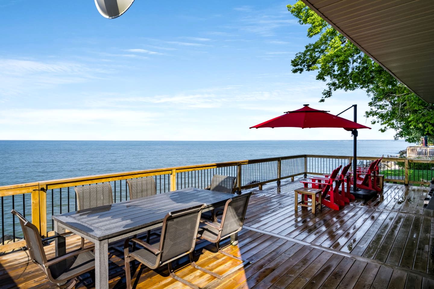 Glorious Cottage with Amazing Sights in Leamington, Ontario