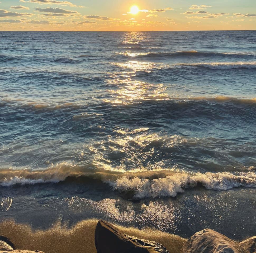 Glorious Cottage with Amazing Sights in Leamington, Ontario