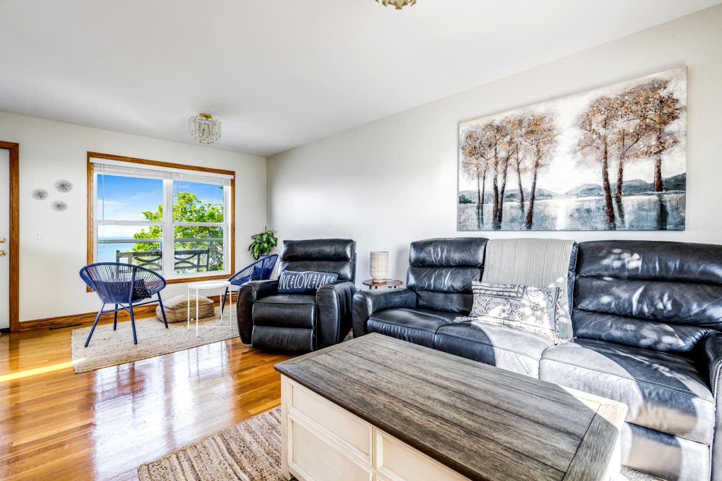 Glorious Cottage with Amazing Sights in Leamington, Ontario