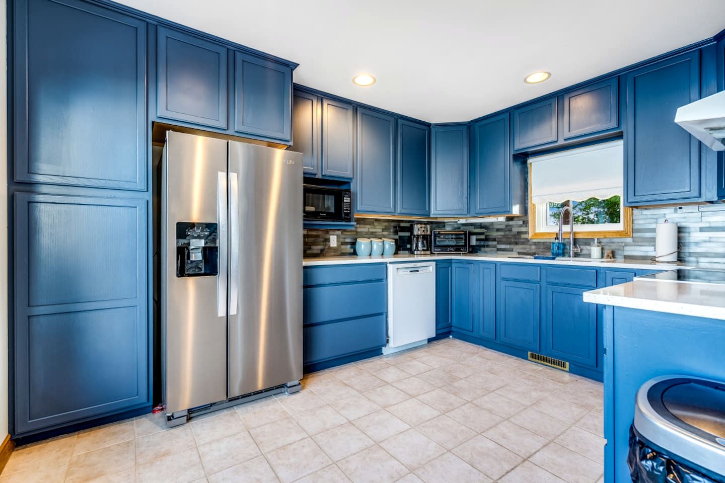 Glorious Cottage with Amazing Sights in Leamington, Ontario