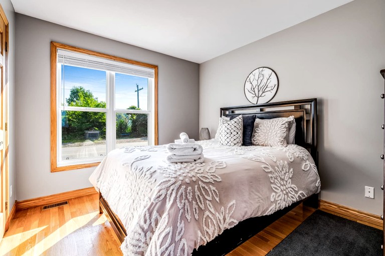 Cottages (Canada, Leamington, Ontario)