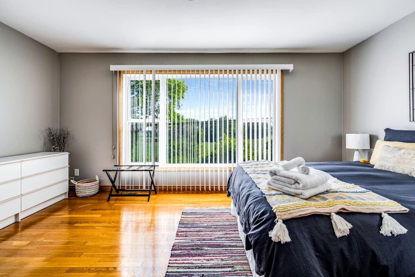 Glorious Cottage with Amazing Sights in Leamington, Ontario