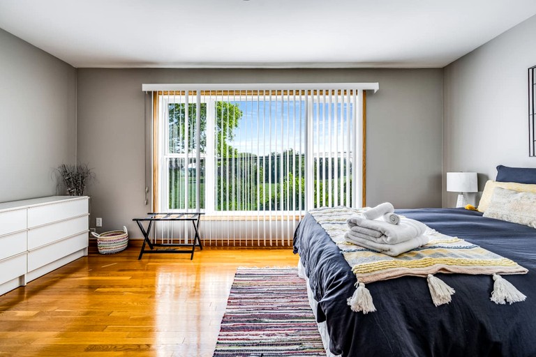 Cottages (Canada, Leamington, Ontario)