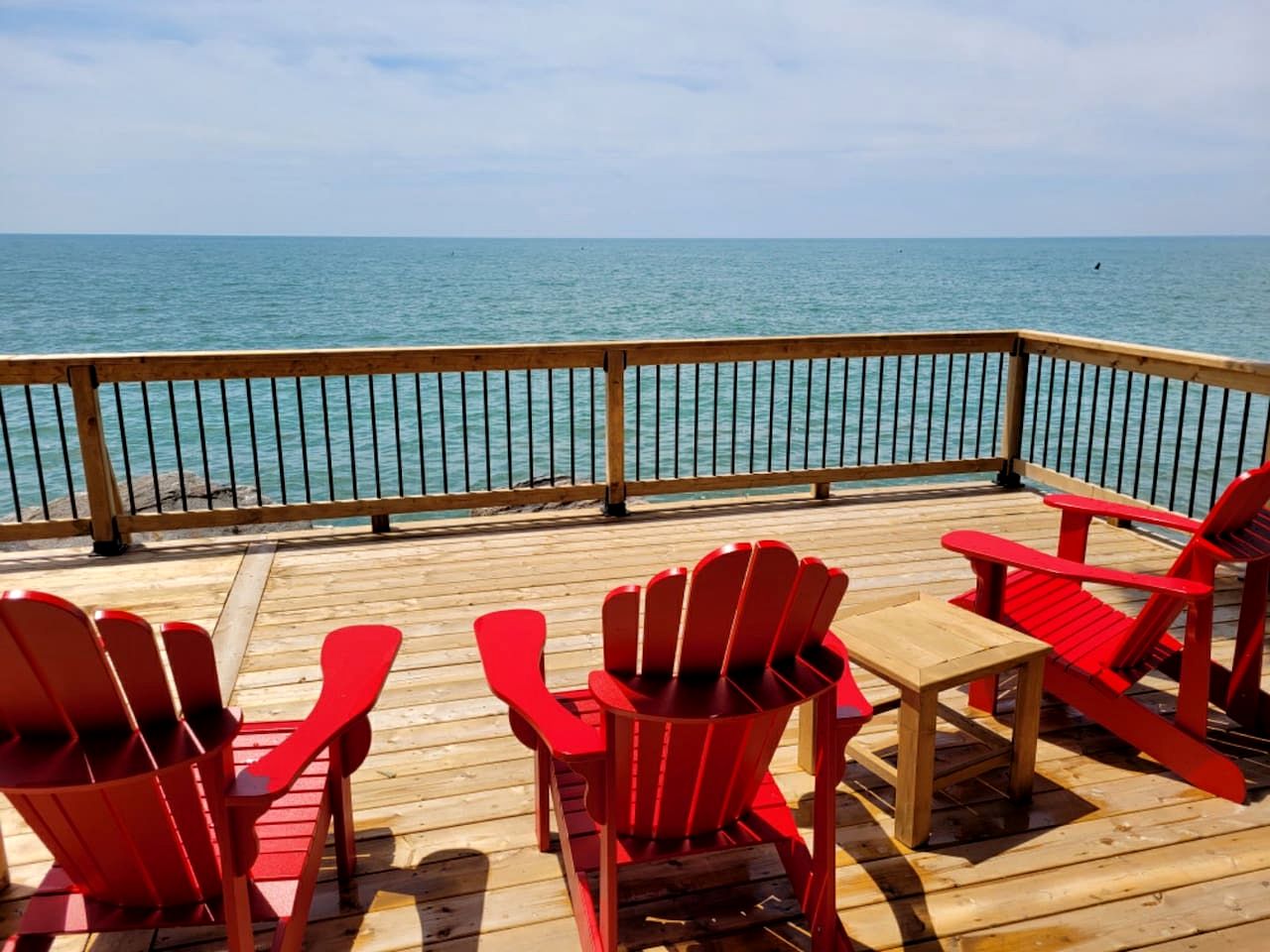 Glorious Cottage with Amazing Sights in Leamington, Ontario