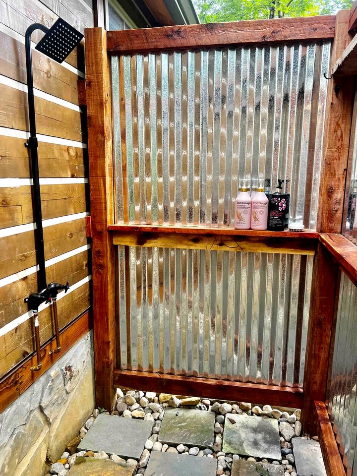 Glorious Glamping Space for Group or Family Gatherings in Tennessee's Beautiful Countryside