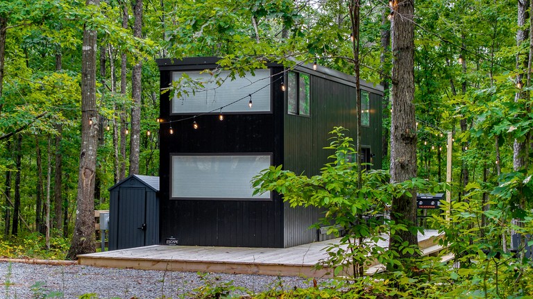 Containers (United States of America, Mentone, Alabama)