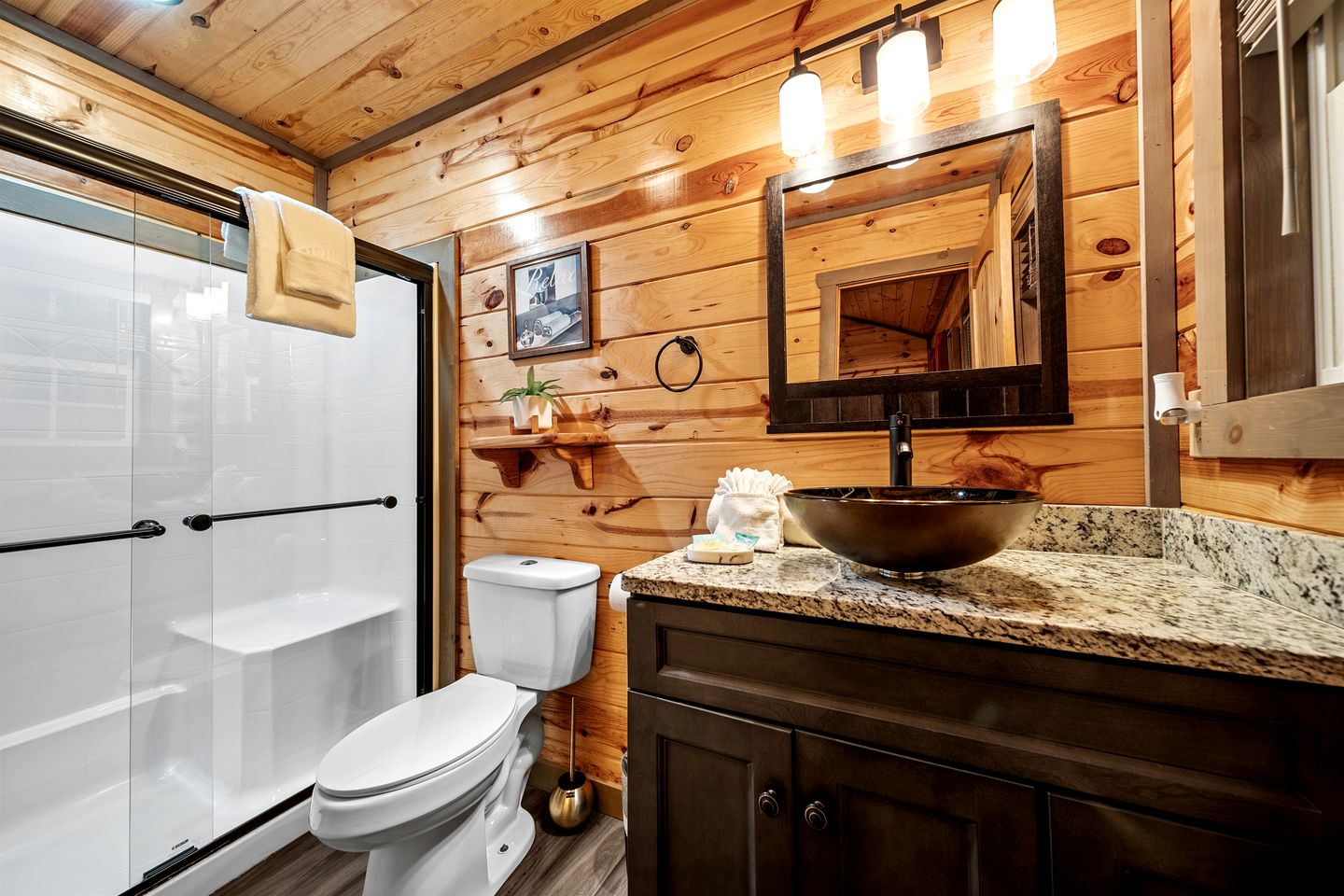 Glorious Wooden Cabin with Swimming Pool in Pigeon Forge, Tennessee