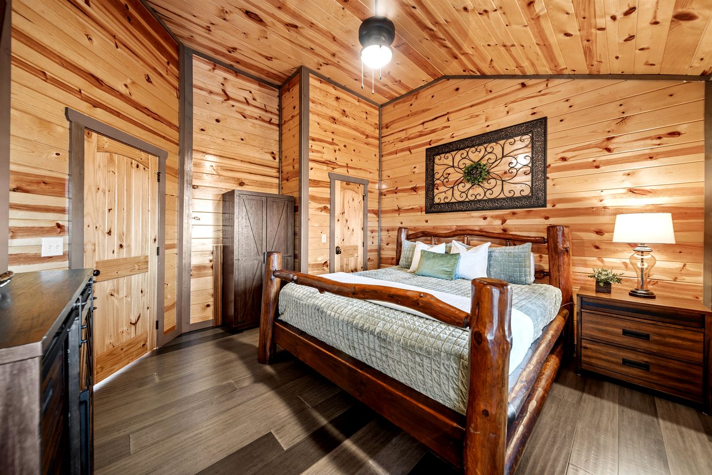 Glorious Wooden Cabin with Swimming Pool in Pigeon Forge, Tennessee