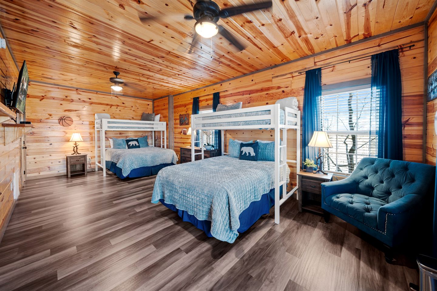 Glorious Wooden Cabin with Swimming Pool in Pigeon Forge, Tennessee