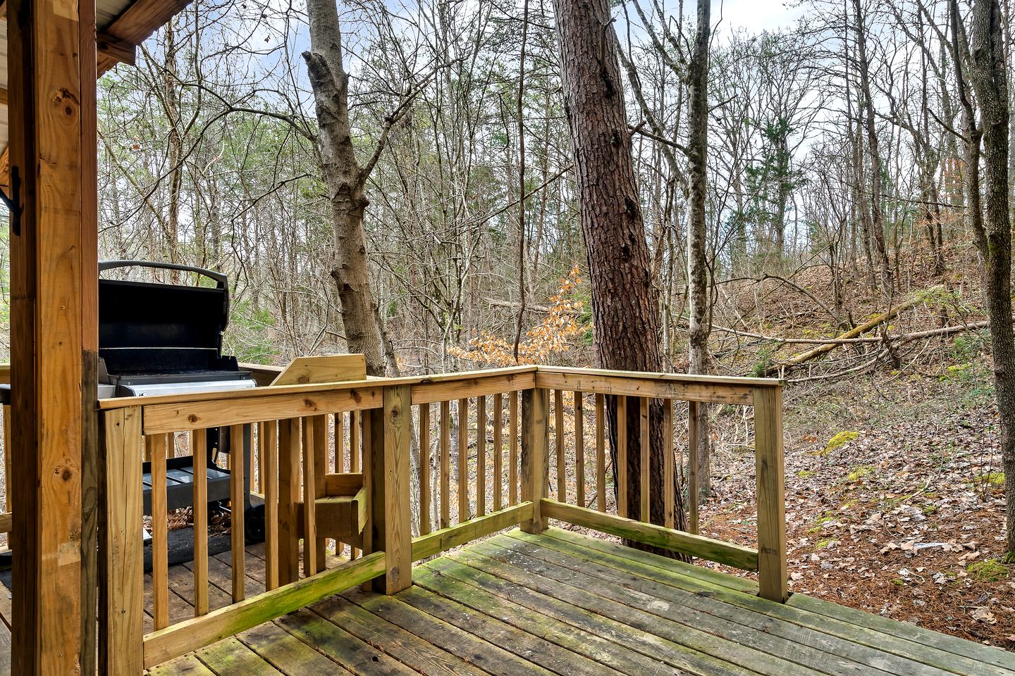 Spectacular Wooden Cabin with Hot-tub in Sevierville, Tennessee