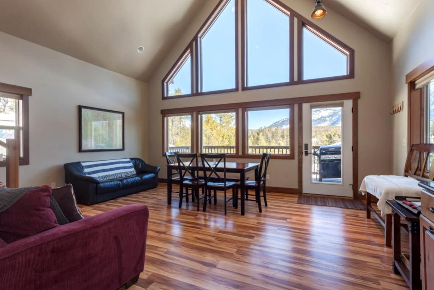 Inviting Vacation Cabin with Mountain Views near Glacier National Park, Montana